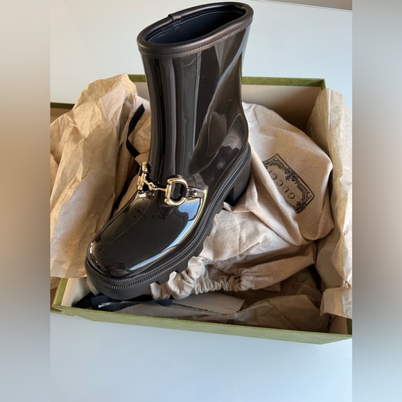 GUCCI WOMENS SHOES/Women’s ankle boot with Horsebit/Size 37/Black rubber - Picture 7 of 8